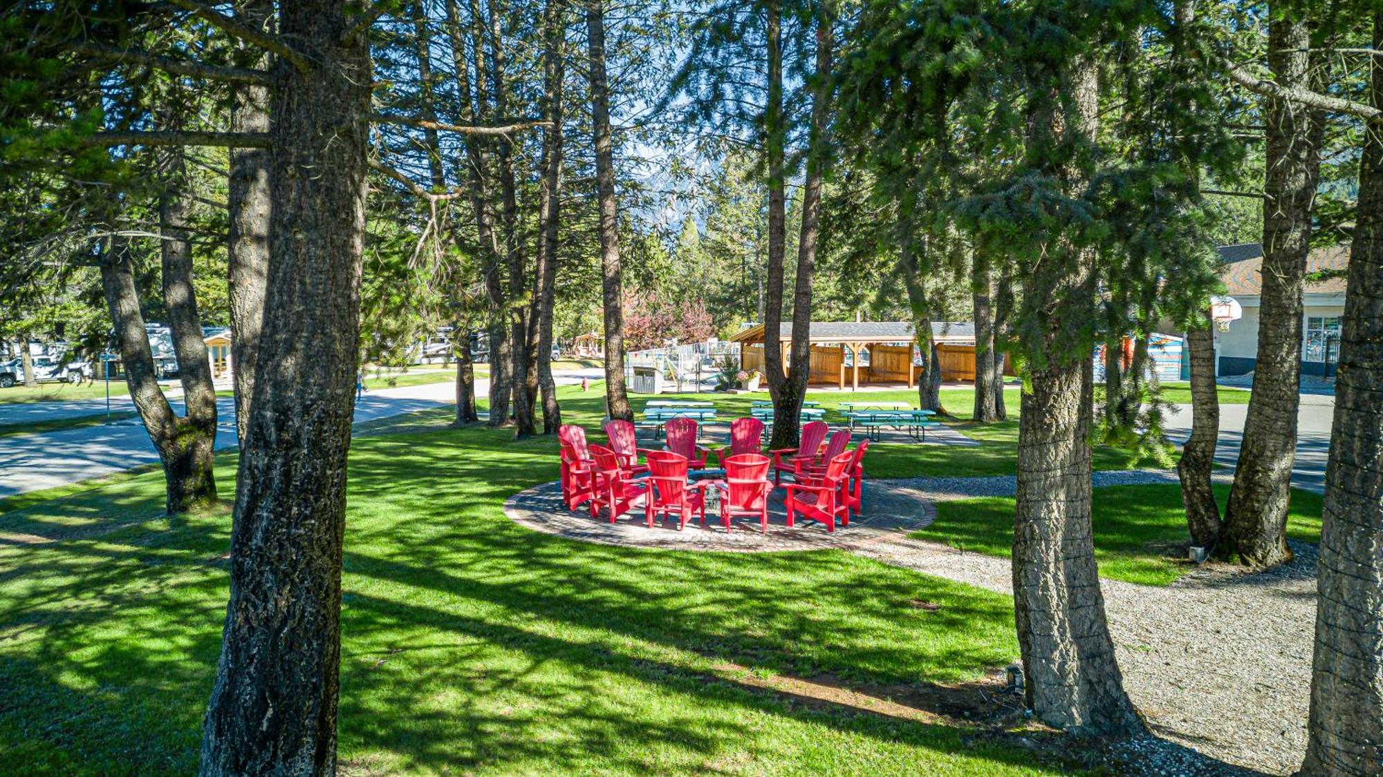 Ridgeview Resort Radium Hot Springs Exterior photo