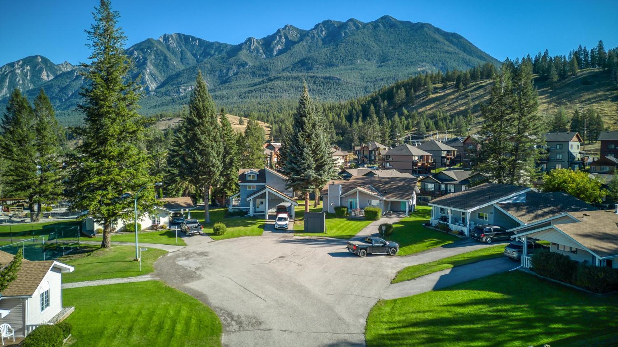 Ridgeview Resort Radium Hot Springs Exterior photo